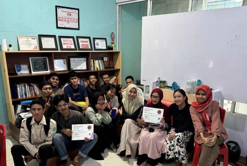 Penutupan Program Magang Mahasiswa STIKOM 22 Januari Kendari di Technos Studio: Bekal Berharga Menuju Dunia Digital
