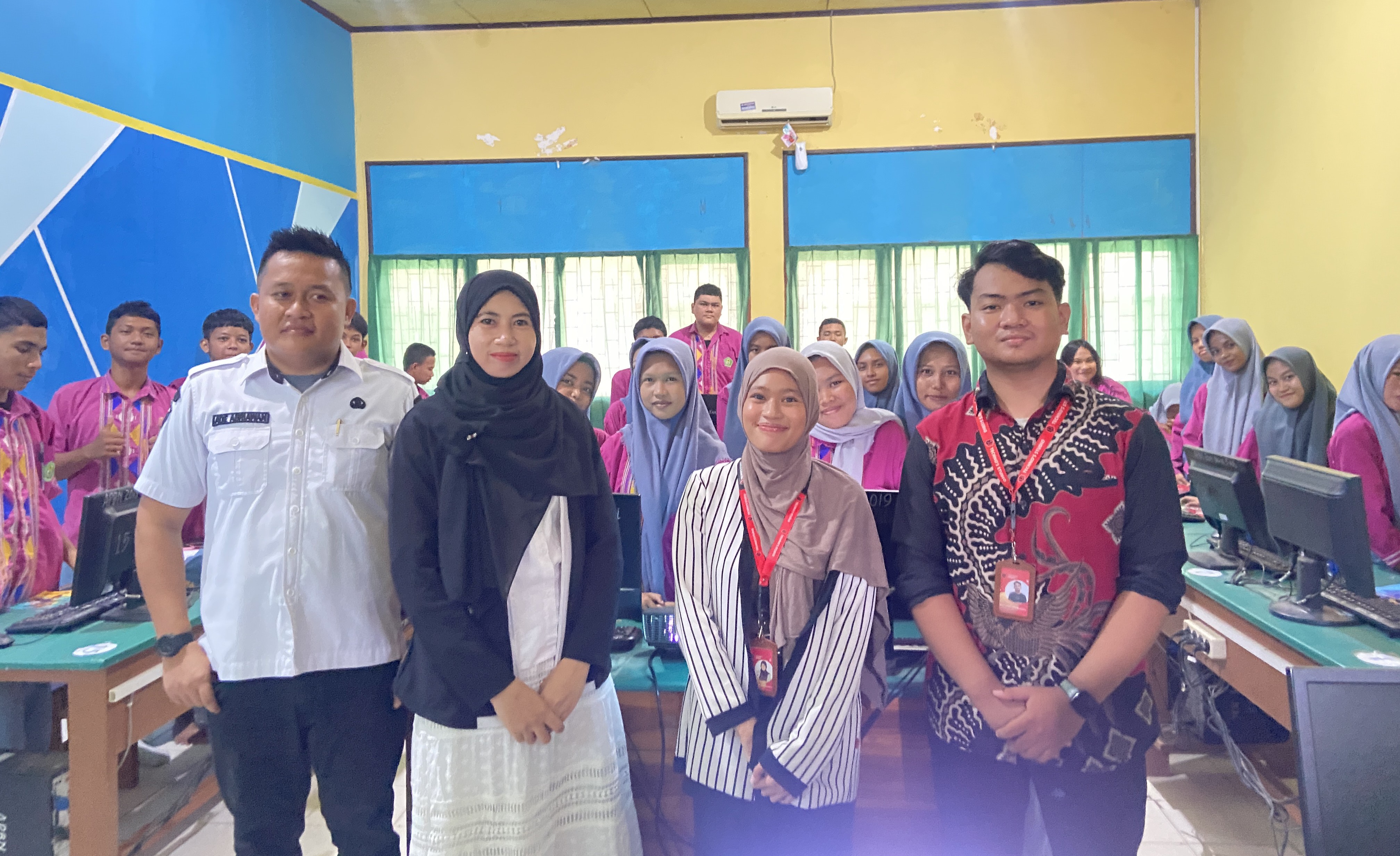 Techno's Studio Bekali Siswa SMKN 5 Kendari dengan Ilmu Jaringan di Industri