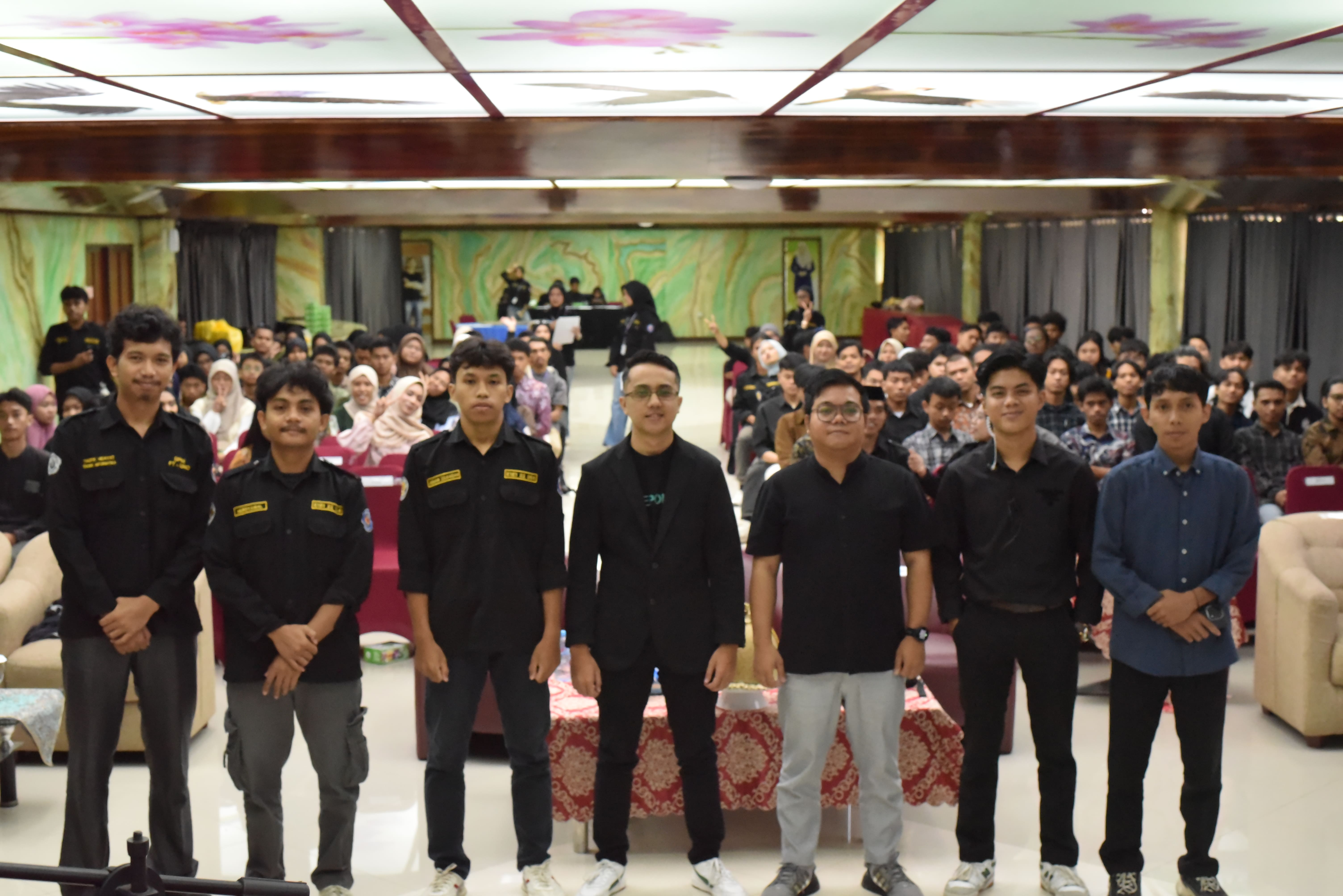 Techno's Studio Kupas Tuntas Potensi AI & Mindset Masa Depan di Seminar Nasional IT Fest 18 UHO